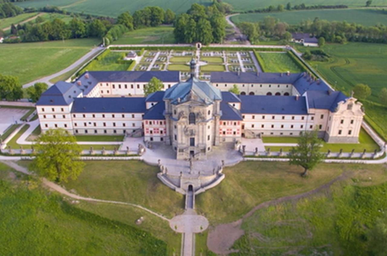 Droom B&B Cermna Экстерьер фото